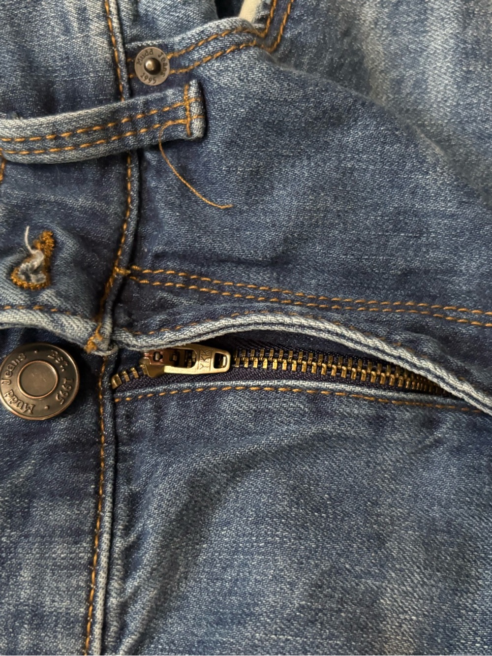 Mudd High-Rise woman’s Distressed Blue Denim Jeans - Picture 5 of 6